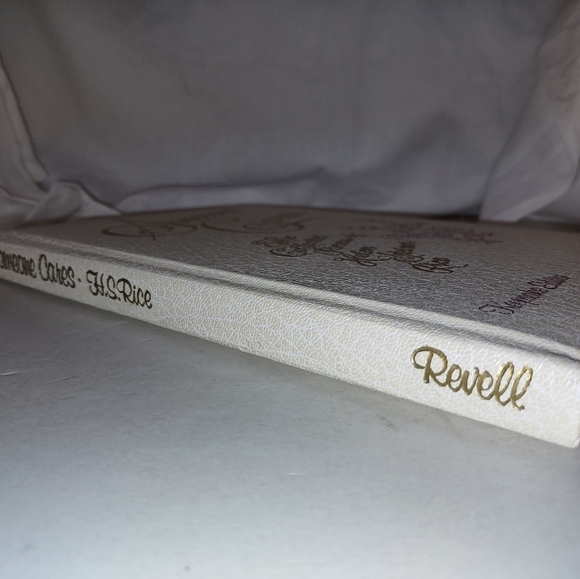 Someone Cares The Collected Poems of Helen Steiner Rice 1972 Softcover Vintage G - Picture 3 of 8